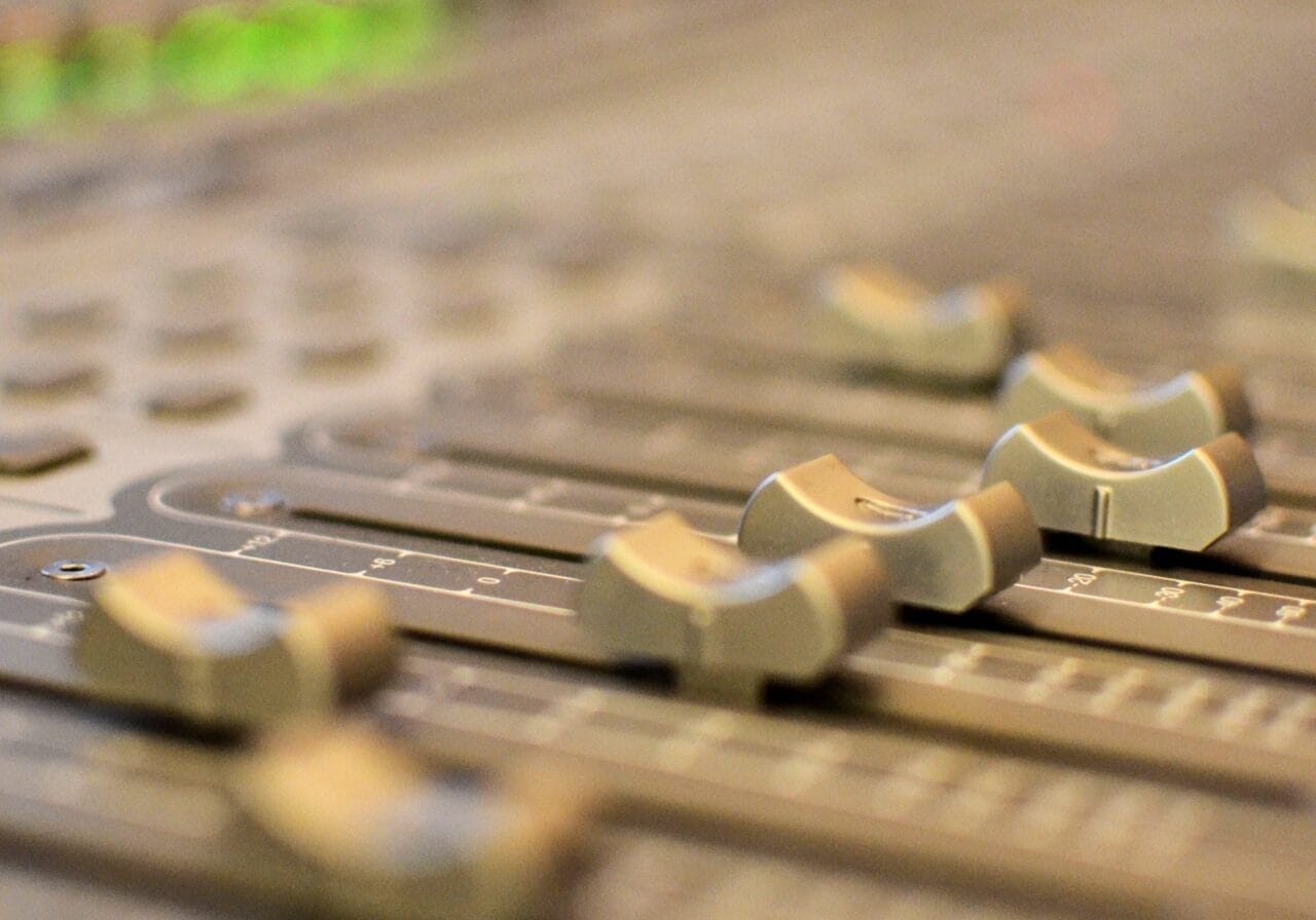 pexels-teemu-matias-4634553